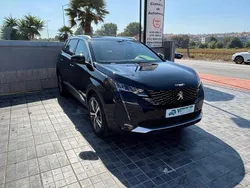 Preto Usado 2024 Peugeot 5008 Monovolume | € 29.920 (Preço justo)
