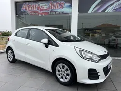 Branco Usado 2015 Kia Rio | € 11.900 (Caro)