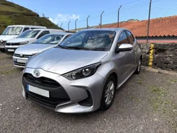 Cinza Usado 2021 Toyota Yaris Citadino | € 17.900