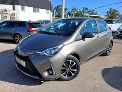 Cinza Usado 2020 Toyota Yaris Hybrid | € 15.950 (Bom preço)