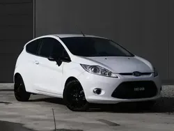 Branco Usado 2011 Ford Fiesta Sport Citadino | € 6.900 (Preço justo)