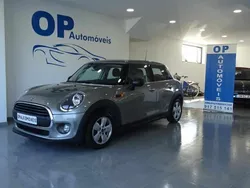 Cinzento Usado 2018 Mini ONE Citadino | € 17.400 (Preço justo)