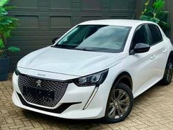 Branco Usado 2022 Peugeot e-208 Citadino | € 19.900 (Preço elevado)