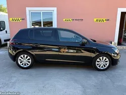 Preto Usado 2020 Peugeot 308 Style Sedan | € 12.990 (Preço justo)