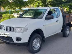 Branco Usado 2011 Mitsubishi L200 Pickup | € 18.500 (Preço elevado)