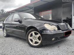 Azul Usado 2001 Mercedes C200 Elegance Sedan | € 5.250 (Preço justo)