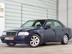 Azul Usado 1998 Mercedes C220 Classic Sedan | € 3.900