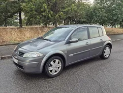 Usado 2004 Renault Mégane II Sedan | € 2.400