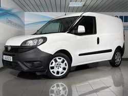 Branco Usado 2022 Fiat Doblò Monovolume | € 13.900 (Bom preço)