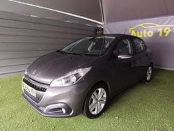 Cinza Usado 2018 Peugeot 208 Signature Sky Citadino | € 9.990 (Preço justo)