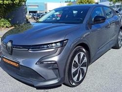 Cinza Usado 2022 Renault Mégane Evolution SUV | € 22.490 (Preço elevado)