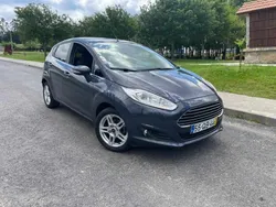 Cinzento Usado 2015 Ford Fiesta Citadino | € 8.900 (Preço justo)