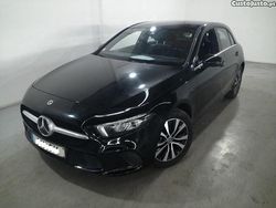 Preto Usado 2021 Mercedes A250 Style Sedan | € 25.750 (Preço justo)