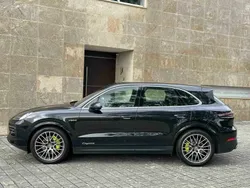 Preto Usado 2020 Porsche Cayenne SUV | € 80.000 (Preço justo)