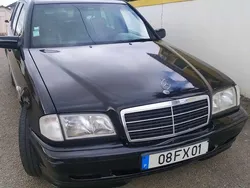 Usado 2000 Mercedes 220 Sedan | € 6.000