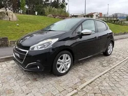 Preto Usado 2017 Peugeot 208 Style Citadino | € 9.750 (Preço justo)