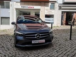 Cinzento Usado 2019 Mercedes B180 Monovolume | € 21.900 (Preço justo)