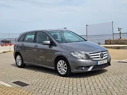 Cinza Usado 2013 Mercedes B180 Monovolume | € 9.750