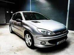 Cinzento Usado 2001 Peugeot 206 Citadino | € 3.750 (Preço justo)