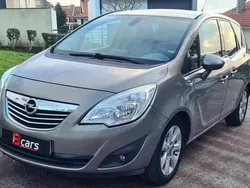 Cinzento Usado 2011 Opel Meriva Monovolume | € 6.950 (Preço justo)