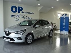 Cinzento Usado 2021 Renault Clio V Intens Sedan | € 16.950 (Preço elevado)