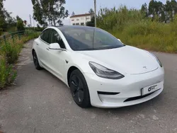 Branco Usado 2019 Tesla Model 3 Sedan | € 20.500 (Preço justo)