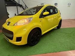 Amarelo Usado 2010 Peugeot 107 Citadino | € 5.100 (Preço justo)