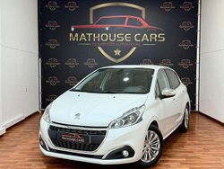 Branco Usado 2019 Peugeot 208 Allure Citadino | € 14.900 (Preço elevado)