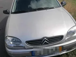 Cinzento Usado 2001 Citroën Saxo Citadino | € 1.150