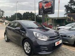 Cinza Usado 2015 Kia Rio Citadino | € 11.990 (Caro)