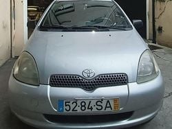 Usado 2001 Toyota Yaris Sol Sedan | € 2.570 (Preço justo)