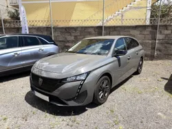Cinza Usado 2024 Peugeot 308 Active | € 24.900 (Preço justo)
