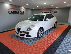 Branco Usado 2012 Alfa Romeo Giulietta Distinctive Citadino | € 8.990 (Preço justo)