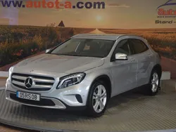 Cinza Usado 2016 Mercedes GLA180 Urban SUV | € 16.000