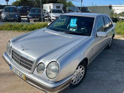 Cinzento Usado 1997 Mercedes E300 Sedan | € 6.000