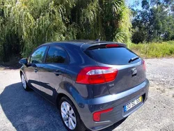 Usado 2017 Kia Rio Sedan | € 8.000