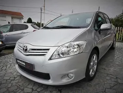 Cinzento Usado 2012 Toyota Auris | € 9.990 (Preço elevado)