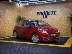 Vermelho Usado 2018 Peugeot 208 Allure Citadino | € 11.490 (Preço justo)