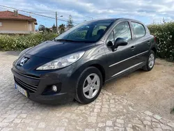 Cinzento Usado 2009 Peugeot 207 Citadino | € 7.000 (Preço justo)