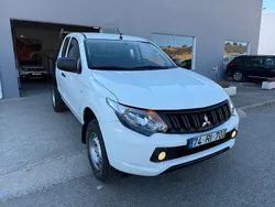 Branco Usado 2016 Mitsubishi L200 Intense Pickup | € 19.500
