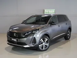 Cinza Usado 2023 Peugeot 5008 Allure Monovolume | € 33.490 (Preço justo)