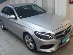 Cinzento Usado 2015 Mercedes C200 Sedan | € 20.450 (Preço justo)