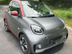 Cinza Usado 2024 Smart ForTwo Electric Drive Passion | € 16.998 (Preço elevado)