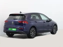 Azul Usado 2023 VW Golf VIII | € 21.900 (Preço justo)