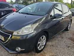 Preto Usado 2013 Peugeot 208 Citadino | € 6.500 (Preço justo)
