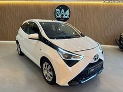 Branco Usado 2019 Toyota Aygo X-play Citadino | € 13.900 (Caro)
