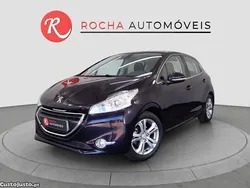 Preto Usado 2015 Peugeot 208 Allure Citadino | € 9.490 (Preço justo)