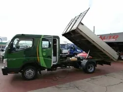 Verde Usado 2010 Mitsubishi Canter Sedan | € 15.800