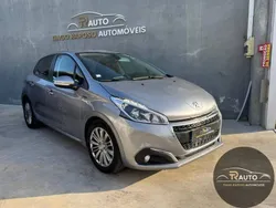 Cinza Usado 2019 Peugeot 208 Signature Sky Citadino | € 13.500 (Bom preço)
