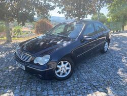 Azul Usado 2004 Mercedes C220 Sedan | € 8.250 (Preço elevado)